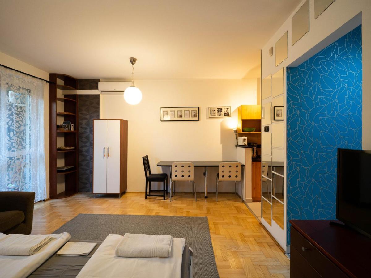 Super Cute Studio With Terrace Next To Gozsdu Passage บูดาเปสต์ ภายนอก รูปภาพ