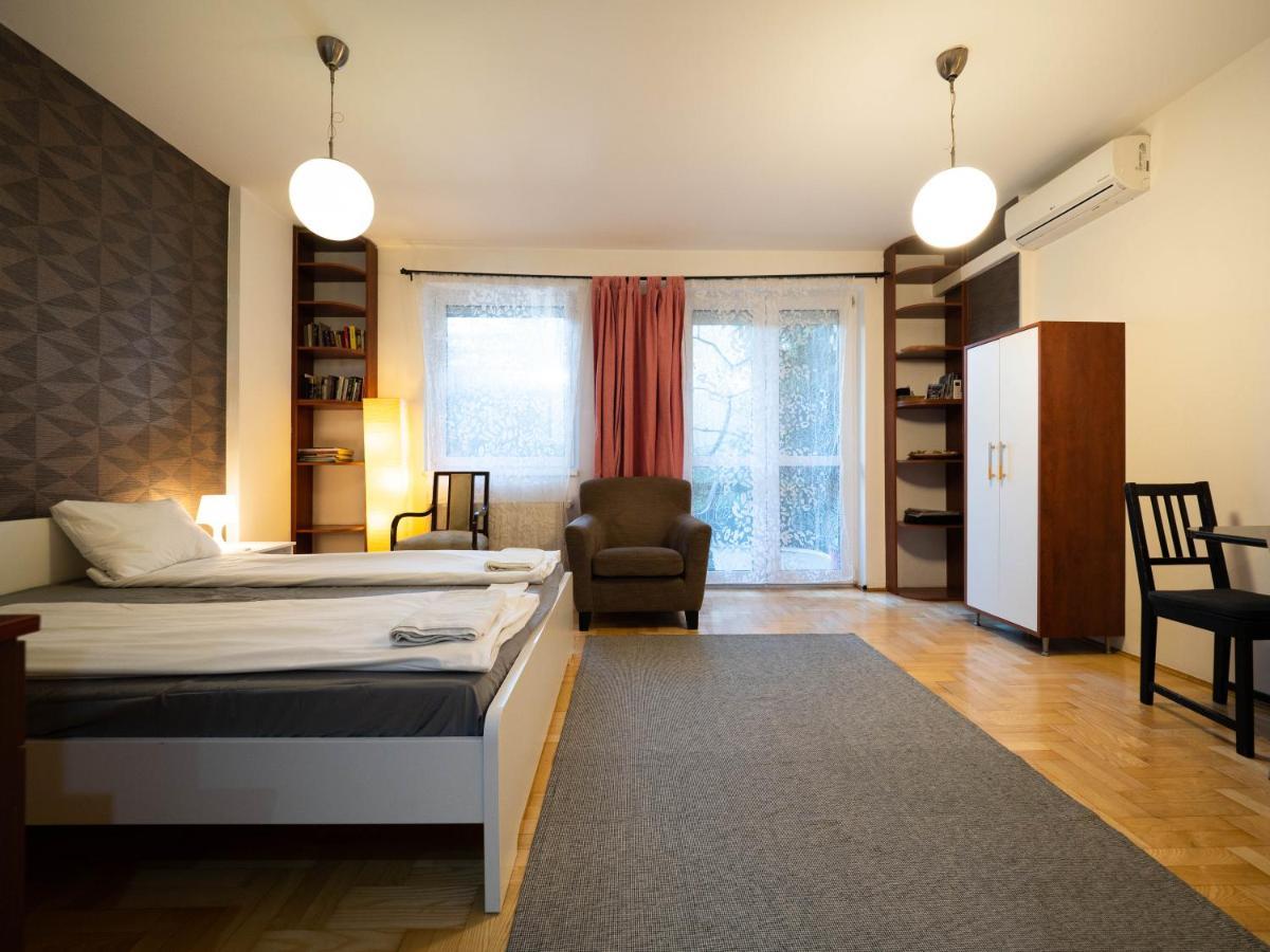Super Cute Studio With Terrace Next To Gozsdu Passage บูดาเปสต์ ภายนอก รูปภาพ